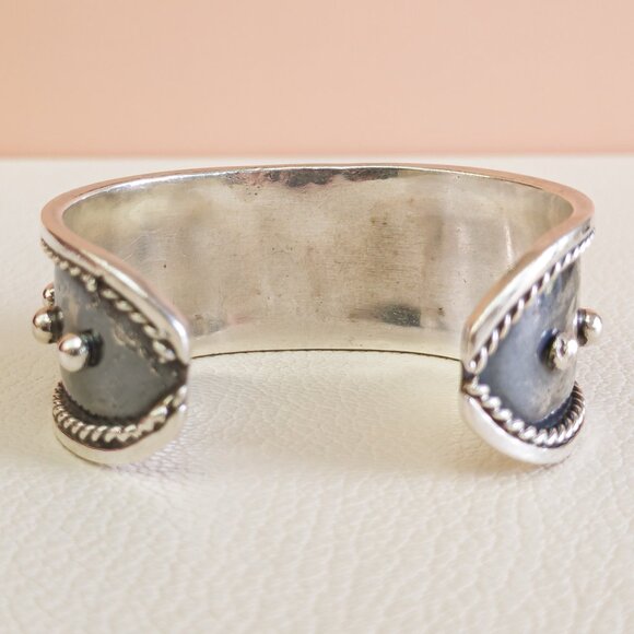 Navajo 900 Silver Cuff with Mediterranean Red Coral - Picture 5 of 8